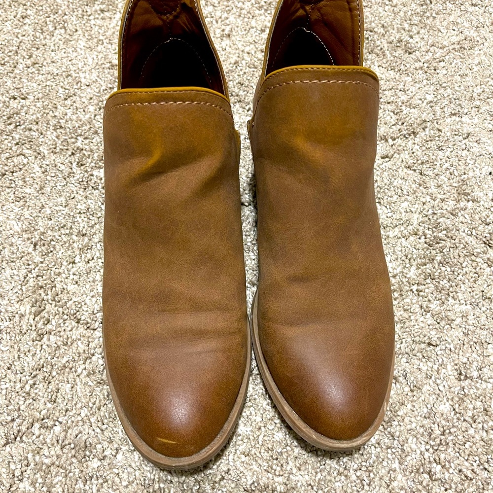 Universal Thread Boots Nora cut out ankle size 7.5